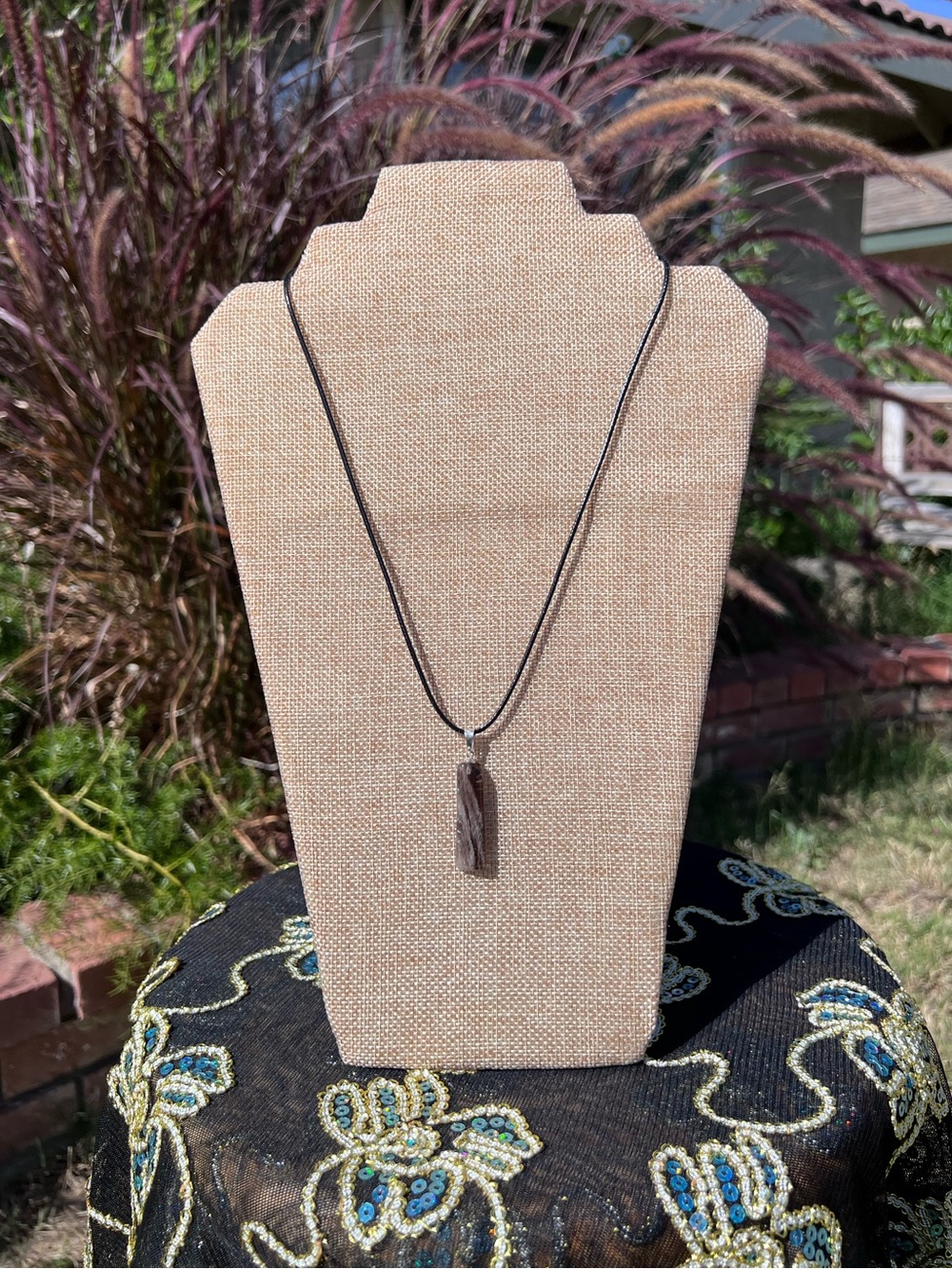 ⭐️ Black and Gray Stone Pendant Necklace ⭐️⭐️